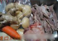 牛肉炖马铃薯的做法 步骤1