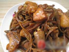 干豆角烧鸡肉