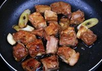 桂圆红枣烧排骨的做法 步骤2
