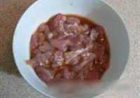 青椒肉片炒土豆的做法 步骤1