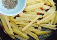 干煸土豆条的做法 步骤9