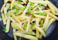 干煸土豆条的做法 步骤10