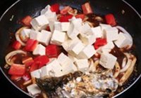石锅牡蛎鱿鱼豆腐汤的做法 步骤7