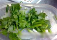 鱼虾劲炒韭菜花的做法 步骤4