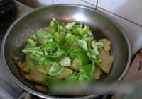 青椒肉片炒土豆的做法 步骤9