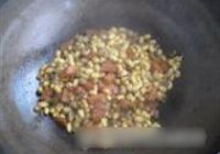 黄豆芽炒火腿肠的做法 步骤9