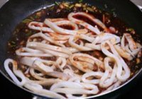 石锅牡蛎鱿鱼豆腐汤的做法 步骤4