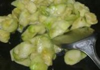 少油烧茄子的做法 步骤6