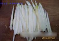 青椒茭白炒鱼柳的做法 步骤6