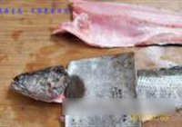 青椒茭白炒鱼柳的做法 步骤2