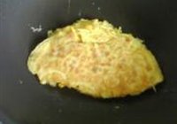 美味鸡蛋饼的做法 步骤4