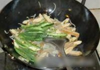 银芽青椒炒豆干的做法 步骤11