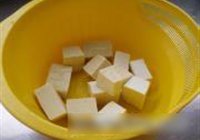 鲶鱼炖豆腐的做法 步骤4
