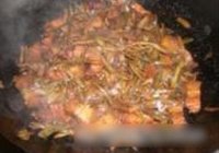 干豆角红烧肉的做法 步骤9