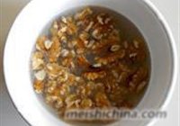 双椒桃仁鸡丁的做法 步骤2