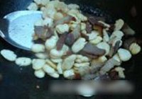 蚕豆煮枇杷叶的做法 步骤6