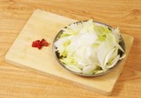 醋溜大白菜的做法 步骤1