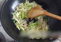 蒜炒银鱼的做法 步骤5
