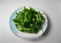 青椒童子鸡的做法 步骤4