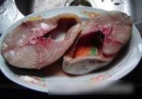 香煎马鲛鱼的做法 步骤1