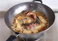 鲶鱼炖豆腐的做法 步骤8