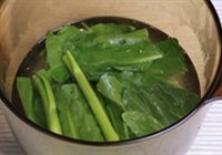腊味炒芥蓝的做法 步骤3