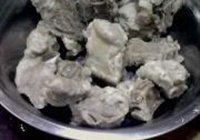 海带炖排骨的做法 步骤2
