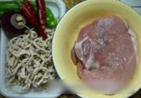 葱爆鱿鱼丝的做法 步骤1
