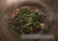 柳蒿芽炒肉丝的做法 步骤9