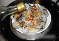 粉丝蒜蓉蒸青口的做法 步骤11