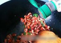 辣椒炒河虾的做法 步骤7