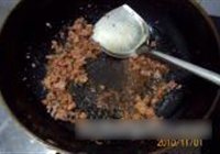 泡椒肉糜炒凉粉的做法 步骤2
