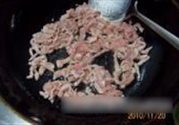 青椒萝卜炒肉丝的做法 步骤6