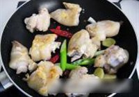 腐乳猪蹄的做法 步骤5