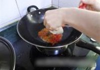 剁椒鱼头的做法 步骤6