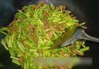 蒜苔炒肉丝的做法 步骤12