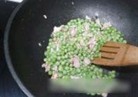 豌豆炒肉丝的做法 步骤4