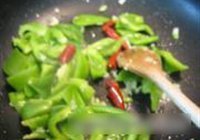 辣子鸡丁的做法 步骤8