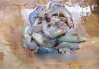 鲜虾大蒜烧豆腐的做法 步骤2