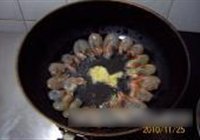 鲜虾大蒜烧豆腐的做法 步骤3