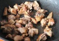 土豆烧鸡的做法 步骤4