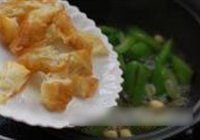 丝瓜烩油条的做法 步骤15