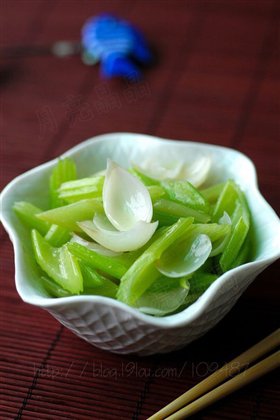 西芹炒百合