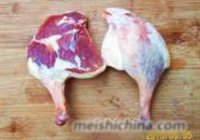 游春戏水烤鸭腿的做法 步骤1