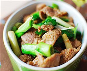蒜苗炒牛肉