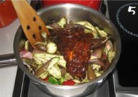 蒜香烧茄子的做法 步骤5