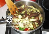 蒜香烧茄子的做法 步骤4