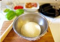 番茄披萨的做法 步骤5