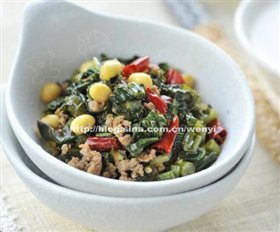 雪里蕻肉末炒黄豆