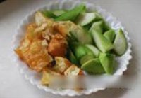 丝瓜烩油条的做法 步骤2